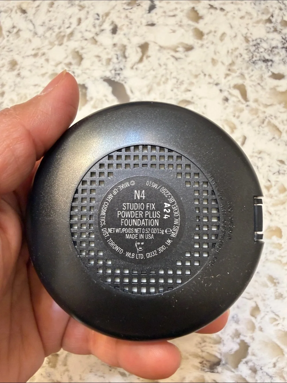 Rare and original MAC Studio Fix Powder Plus Foundation N4 - Black Compact